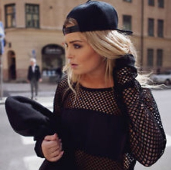 Dkny Tops - DKNY Knit Top Pull Over Black